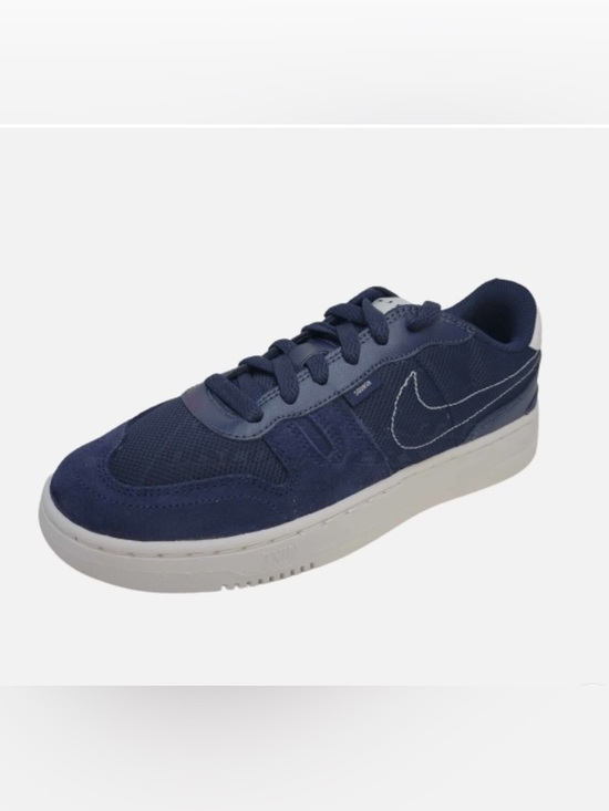 Nike Other - Nike Low Top Sneaker — Navy Blue & White